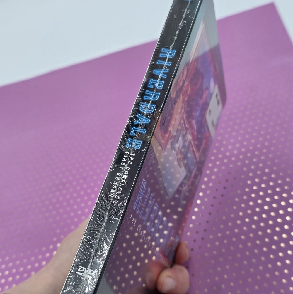 Riverdale Season One DVD - Picture 3 of 3